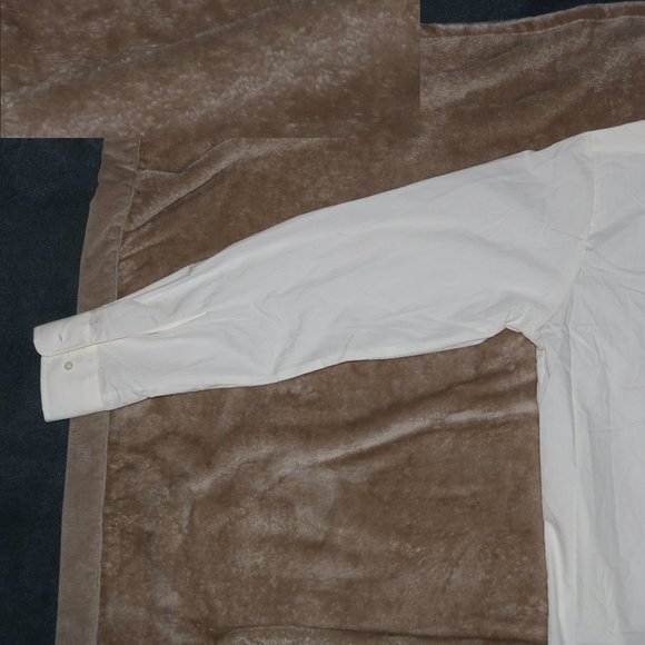 Classix Button Up Dress Shirt - Length 33 - Shoulders 19 - Arm Pits 23.5 - Picture 13 of 14